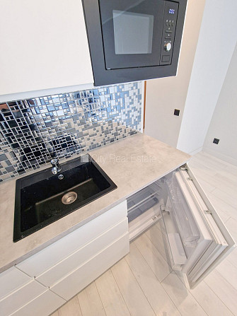 Fasādes māja, renovēta māja, slēgts pagalms, ieeja no ielas un pagalma, kāpņu telpa pēc Rīga - foto 17