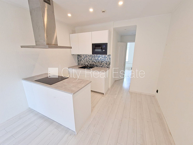 Fasādes māja, renovēta māja, slēgts pagalms, ieeja no ielas un pagalma, kāpņu telpa pēc Rīga - foto 5