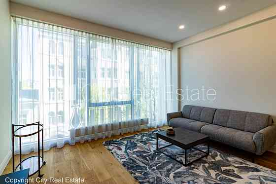 Новостройка, фасадный дом, вход со двора, лифт, лестничная клетка после Рига