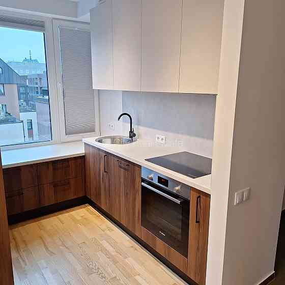 Новостройка, фасадный дом, закрытый двор, возможность аренды парковки, вход с Рига