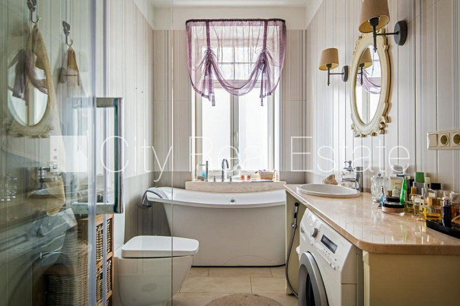 Projekts - Forburga Nams, fasādes māja, renovēta māja, vieta automašīnai, ieeja no ielas, ir Rīga - foto 7