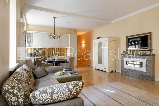 Projekts - Forburga Nams, fasādes māja, renovēta māja, vieta automašīnai, ieeja no ielas, ir Rīga - foto 2