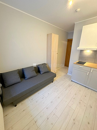 Fasādes māja, renovēta māja, ieeja no ielas un pagalma, kāpņu telpa pēc kosmētiskā Rīga - foto 8