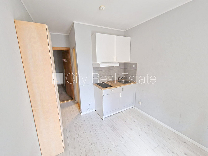 Fasādes māja, renovēta māja, ieeja no ielas un pagalma, kāpņu telpa pēc kosmētiskā Rīga - foto 12