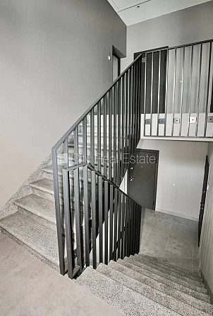 Фасадный дом, реновированный дом, закрытый двор, территория обнесена забором, Рига - изображение 17