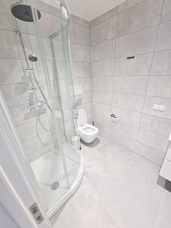 Фасадный дом, реновированный дом, закрытый двор, территория обнесена забором, Рига - изображение 15