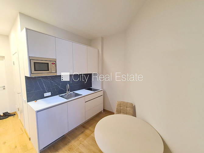 Pagalma ēka, renovēta māja, slēgts pagalms, ieeja no ielas un pagalma, ir lifts, kāpņu telpa Rīga - foto 9