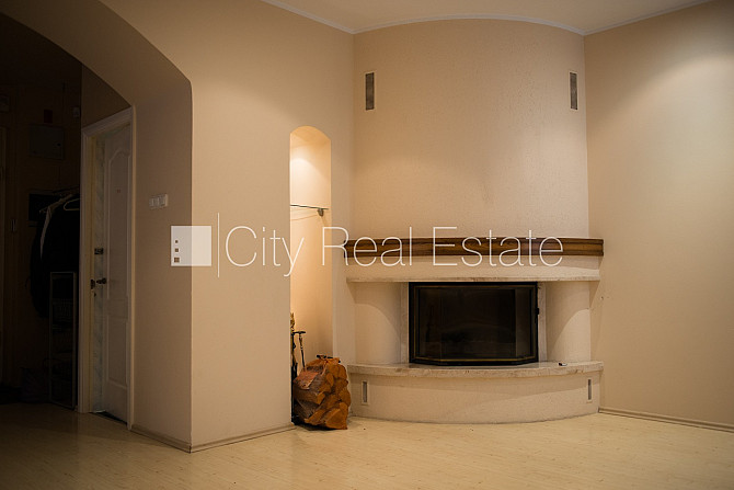 Фасадный дом, реновированный дом, подъездная дорога покрыта брущаткoй, лифт, Рига - изображение 4