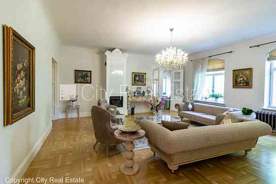 Фасадный дом, реновированный дом, вход с улицы и со двора, количество спален 3 шт., Rīga