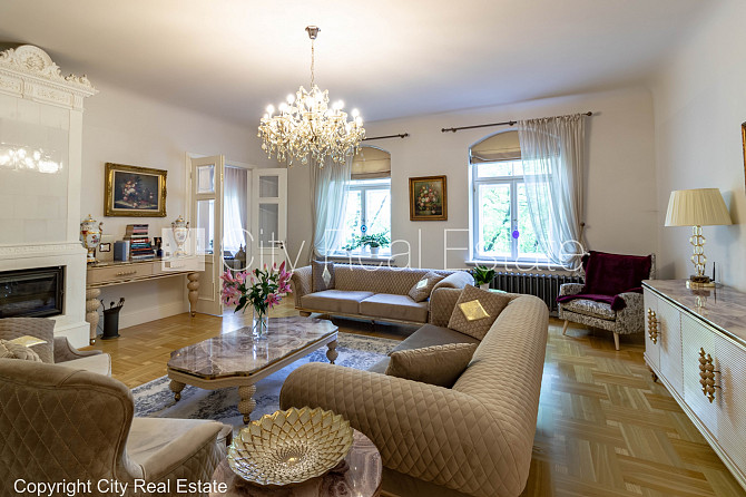 Fasādes māja, renovēta māja, ieeja no ielas un pagalma, guļamistabu skaits 3 gab., istabas Rīga - foto 1