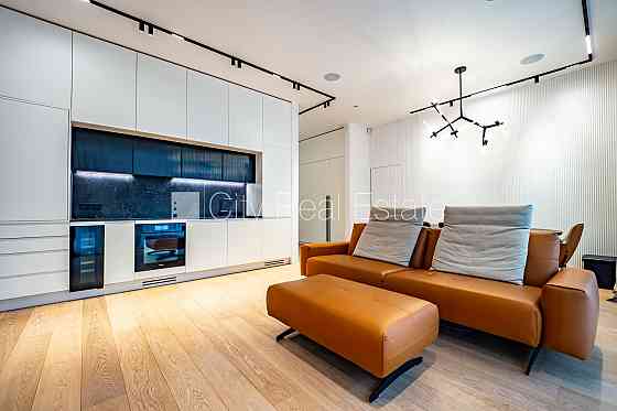 Новостройка, зеленая территория, закрытый двор, въездные ворота оснащены Jūrmala