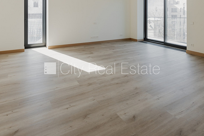 Фасадный дом, реновированный дом, установлены солнечные панели , благоустроенный Рига - изображение 3