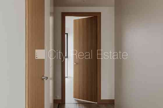 Фасадный дом, реновированный дом, закрытый двор, возможность аренды парковки, Рига