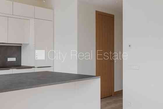 Фасадный дом, реновированный дом, закрытый двор, возможность аренды парковки, Рига