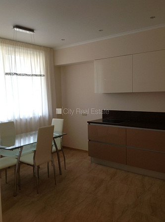 Рядный дом, зеленая территория, благоустроенный озеленённый двор, закрытая Юрмала - изображение 3