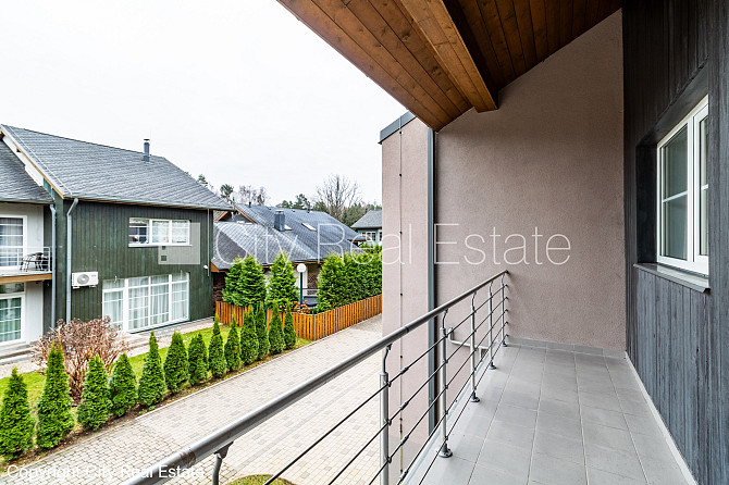 Рядный дом, зеленая территория, благоустроенный озеленённый двор, закрытая Юрмала - изображение 12