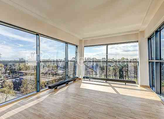 Земля в собственности, новостройка, монолитные бетонные стены, благоустроенная Юрмала