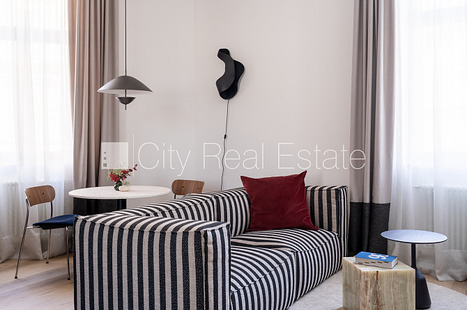 Projekts - Place 4, fasādes māja, renovēta māja, ir lifts, kāpņu telpa pēc kapitālā Rīga - foto 3