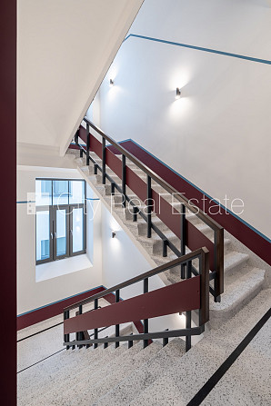 Projekts - Place 4, fasādes māja, renovēta māja, ir lifts, kāpņu telpa pēc kapitālā Rīga - foto 16