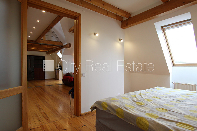 Фасадный дом, вход с улицы, мансарда, сауна, смежно-изолированные комнаты, высокие Рига - изображение 17