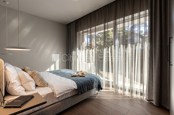 Новостройка, фасадный дом, благоустроенный озеленённый двор, подземная стоянка, Юрмала - изображение 6