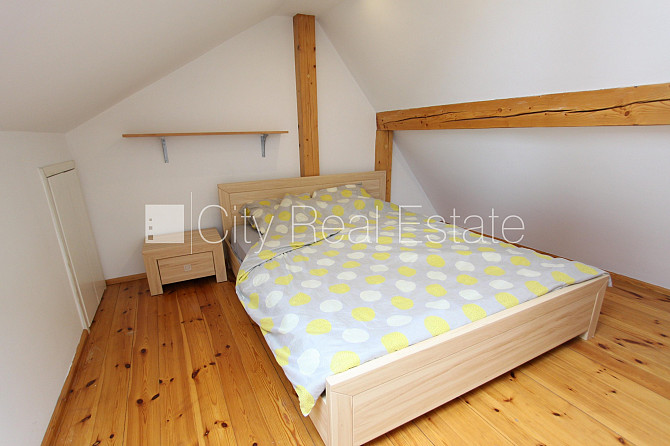 Фасадный дом, вход с улицы, мансарда, сауна, смежно-изолированные комнаты, высокие Рига - изображение 19