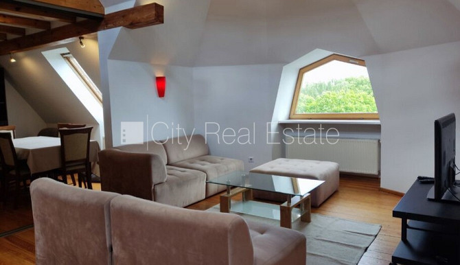 Фасадный дом, вход с улицы, мансарда, сауна, смежно-изолированные комнаты, высокие Рига - изображение 15