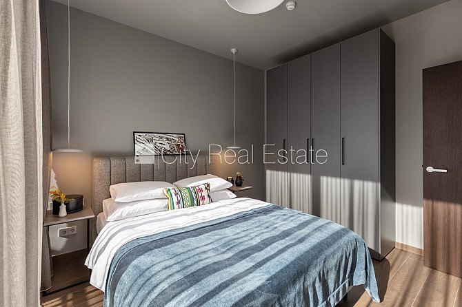 Новостройка, фасадный дом, зеленая территория, благоустроенный озеленённый двор, Юрмала - изображение 4