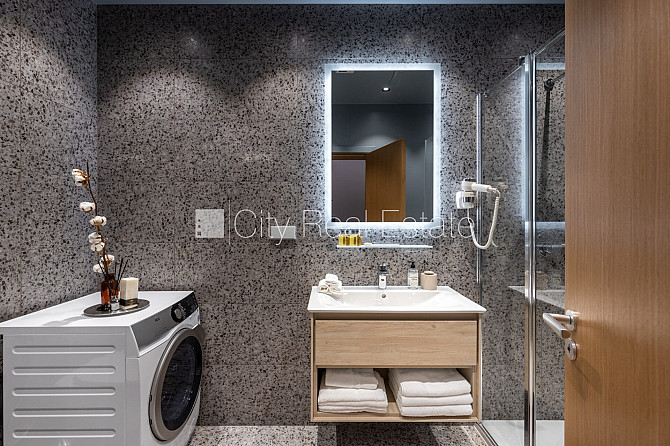 Jaunceltne, fasādes māja, zaļā teritorija, pazemes autostāvvieta, ieeja no ielas, apzaļumota Jūrmala - foto 10