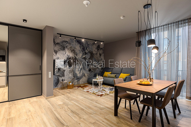 Jaunceltne, fasādes māja, zaļā teritorija, pazemes autostāvvieta, ieeja no ielas, apzaļumota Jūrmala - foto 3