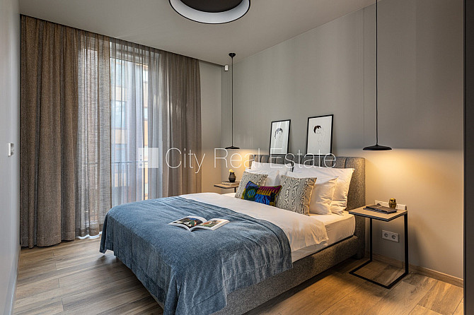 Jaunceltne, fasādes māja, zaļā teritorija, pazemes autostāvvieta, ieeja no ielas, apzaļumota Jūrmala - foto 7