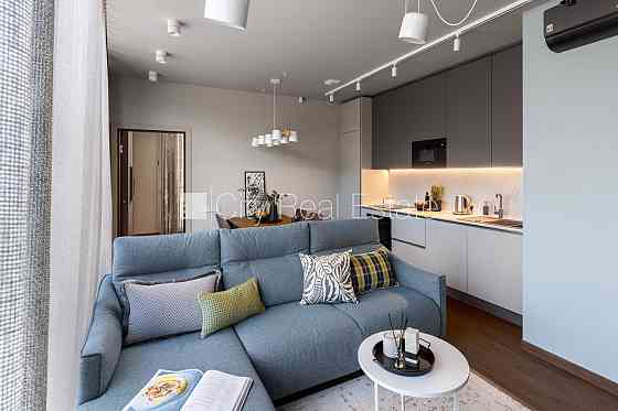 Новостройка, фасадный дом, благоустроенный озеленённый двор, подземная стоянка, Jūrmala