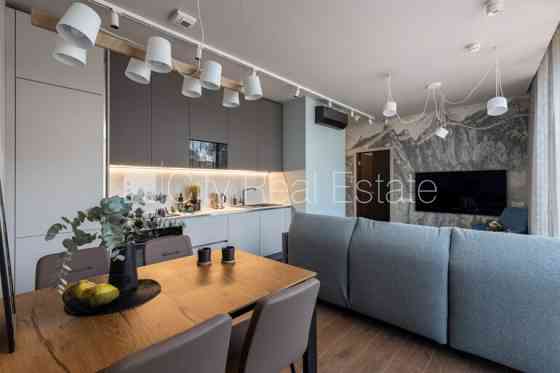 Новостройка, фасадный дом, благоустроенный озеленённый двор, подземная стоянка, Jūrmala