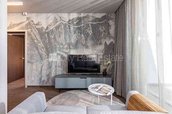 Эта квартира сдается в аренду посуточно (краткосрочная аренда), стоимость аренды Jūrmala