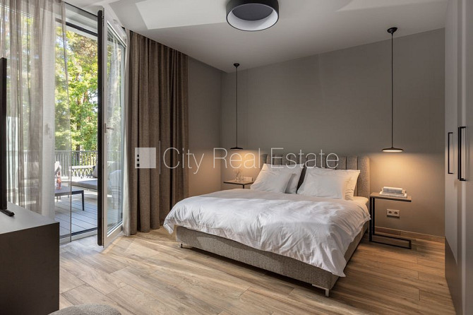 Новостройка, фасадный дом, зеленая территория, благоустроенный озеленённый двор, Юрмала - изображение 6