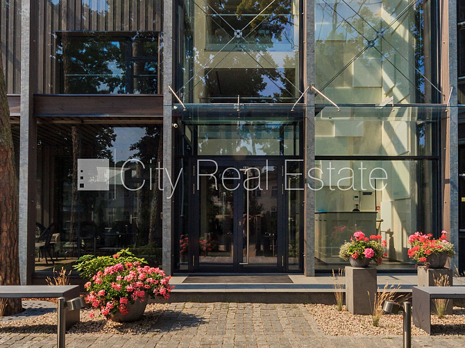 Новостройка, фасадный дом, зеленая территория, благоустроенный озеленённый двор, Юрмала - изображение 19