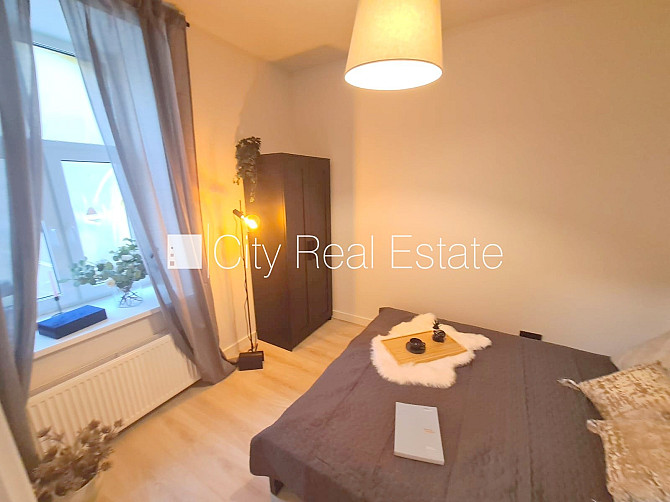 Pagalma māja, renovēta māja, labiekārtots apzaļumots pagalms, slēgts pagalms, ieeja no Rīga - foto 7