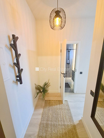 Pagalma māja, renovēta māja, labiekārtots apzaļumots pagalms, slēgts pagalms, ieeja no Rīga - foto 14