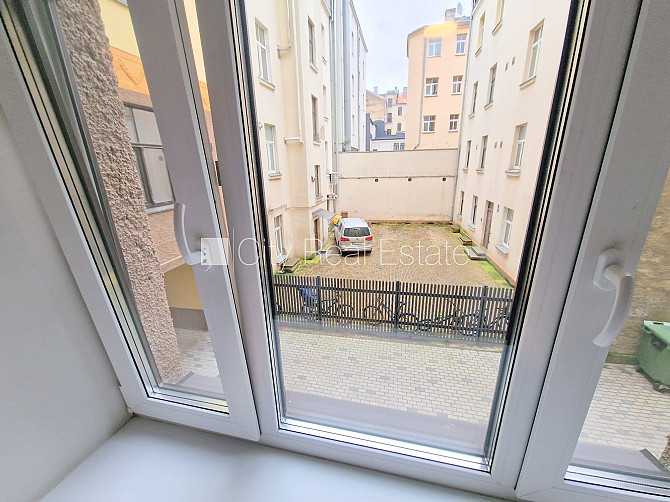 Fasādes māja, renovēta māja, slēgts pagalms, ieeja no ielas, ir lifts, kāpņu telpa pēc Rīga - foto 14