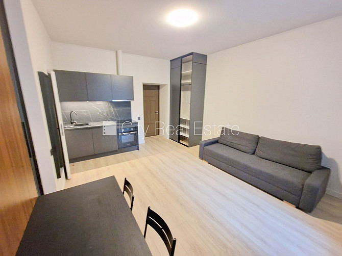 Fasādes māja, renovēta māja, slēgts pagalms, ieeja no ielas, ir lifts, kāpņu telpa pēc Rīga - foto 8