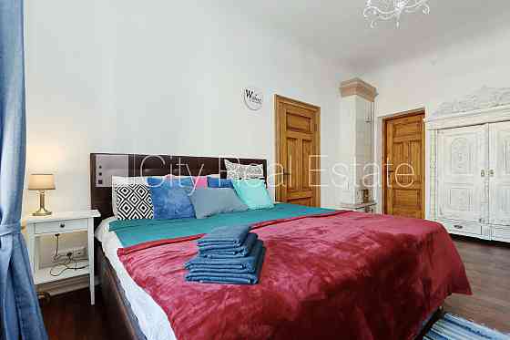 Фасадный дом, вход с улицы, количество спален 4 шт., изолированные комнаты 4 шт., Rīga