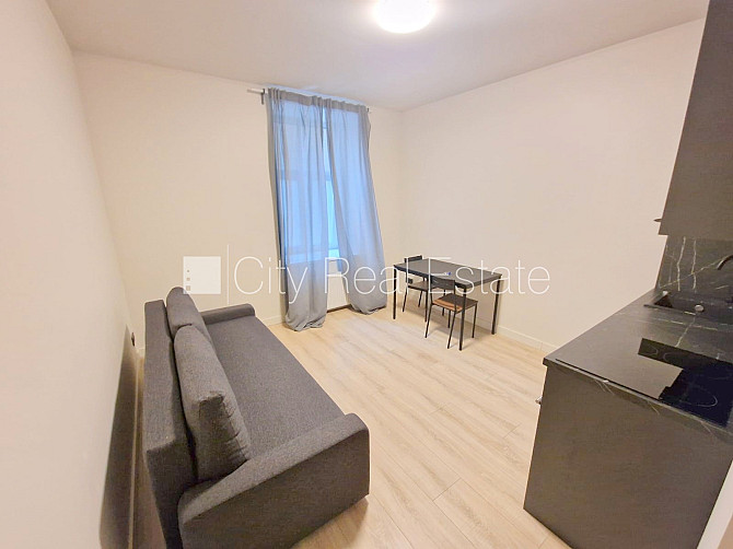 Фасадный дом, реновированный дом, закрытый двор, вход с улицы, лестничная клетка Рига - изображение 7