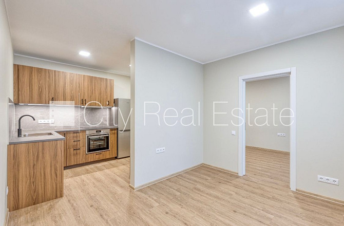 Фасадный дом, закрытый двор, окна выходят во двор, количество спален 2 шт., студио, Рига - изображение 12