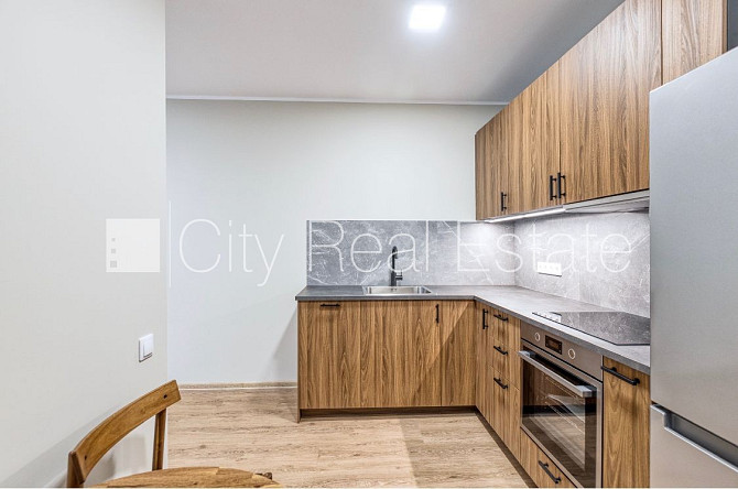 Фасадный дом, закрытый двор, окна выходят во двор, количество спален 2 шт., студио, Рига - изображение 14