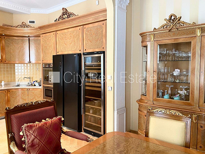 Фасадный дом, реновированный дом, благоустроенная озеленённая территория, вход с Рига - изображение 6