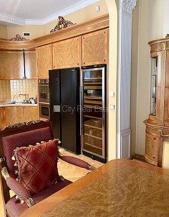 Фасадный дом, реновированный дом, благоустроенная озеленённая территория, вход с Рига - изображение 5