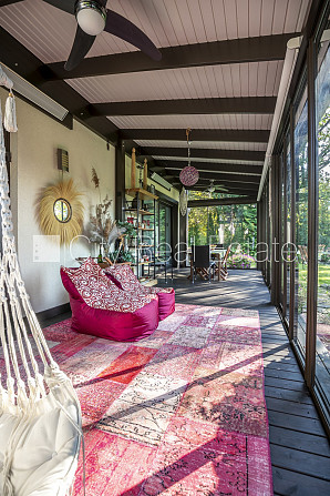 Частный дом, благоустроенная озеленённая территория 1350 м2, закрытый двор, места Юрмала - изображение 9