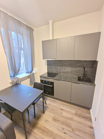 Здание во дворе, реновированный дом, закрытый двор, вход с улицы и со двора, Рига - изображение 7