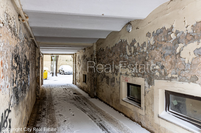 Fasādes māja, vieta vairākām automašīnām, ieeja no ielas un pagalma, terase 15 m2, logi Rīga - foto 16