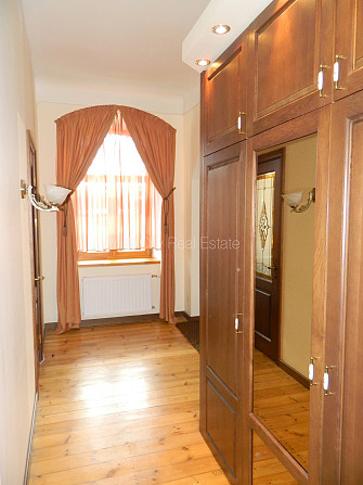 Pagalma māja, ieeja no pagalma, logi vērsti uz pagalma pusi, guļamistabu skaits 2 gab., istabas Rīga - foto 8